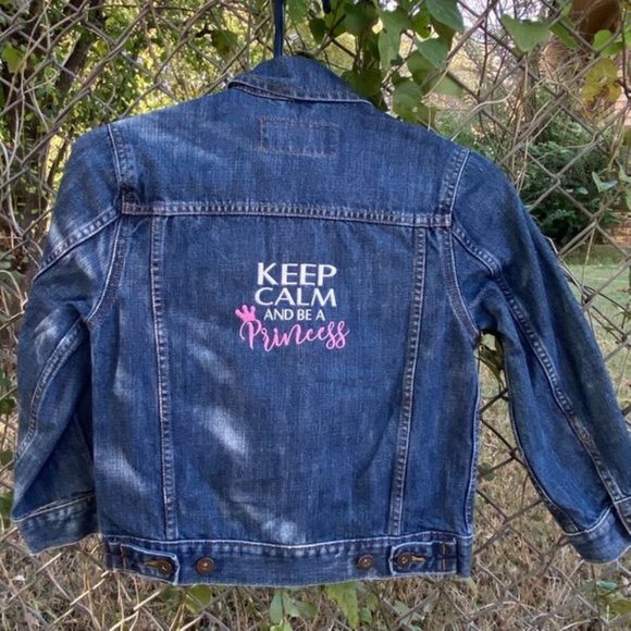 Wrangler Sz S/CH/P Denim Jean Jacket Custom Embroidered Princess Barbie - Picture 1 of 4